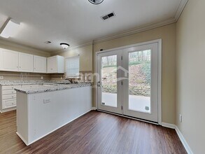 1405 Randall Park Dr in Knoxville, TN - Foto de edificio - Building Photo