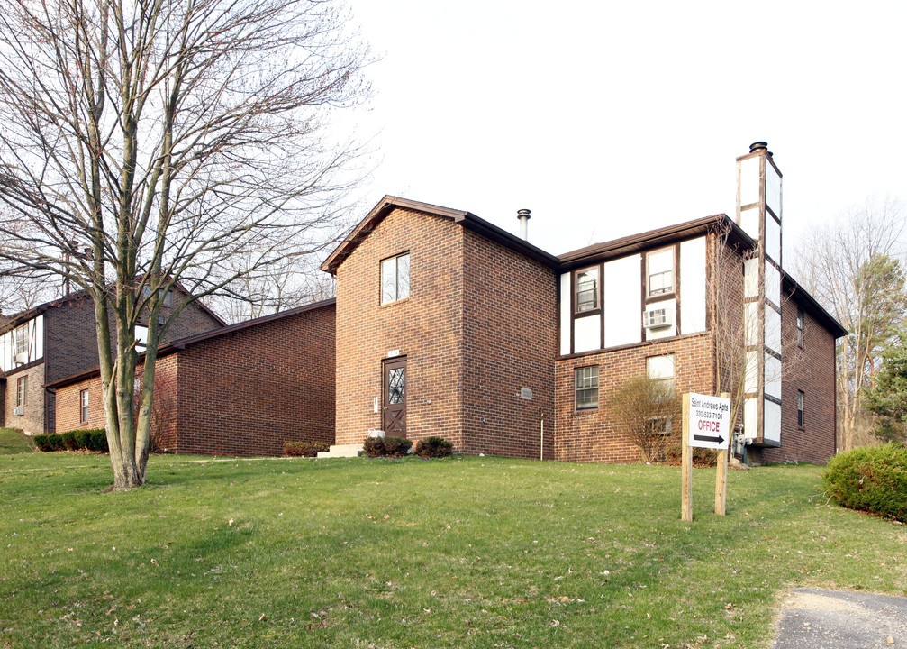 Saint Andrews Apartments LLC in Canfield, OH - Building Photo