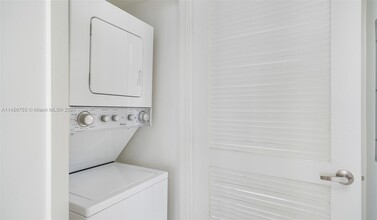 910 West Ave, Unit 301 in Miami Beach, FL - Building Photo - Building Photo