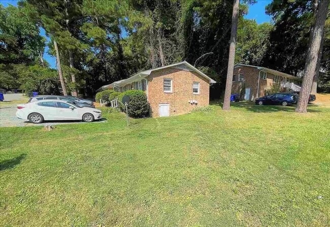 104 Stinson St Ext in Chapel Hill, NC - Building Photo - Building Photo