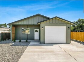 427 2nd Ave SE in Soap Lake, WA - Building Photo