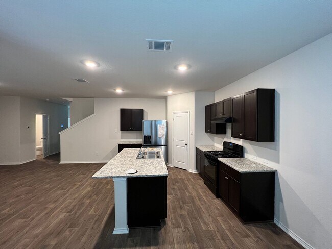 13915 Borolanite Dr in San Antonio, TX - Building Photo - Building Photo