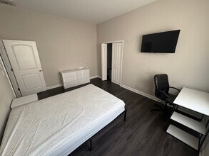 1629 Beecher St SW in Atlanta, GA - Foto de edificio - Building Photo