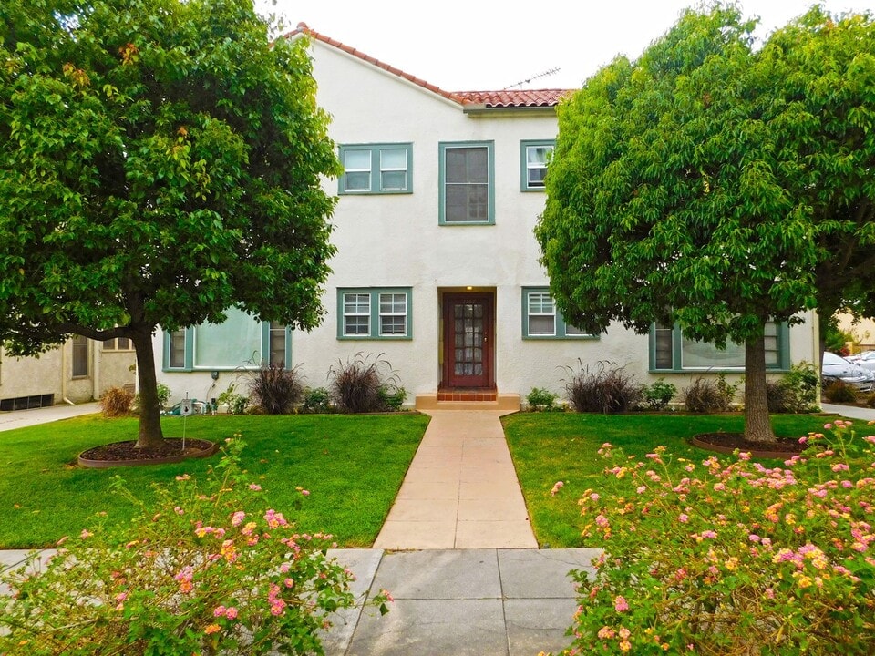 1157 N Maryland Ave in Glendale, CA - Building Photo