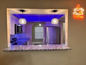 4302 Santa Barbara Blvd in Cape Coral, FL - Foto de edificio - Building Photo