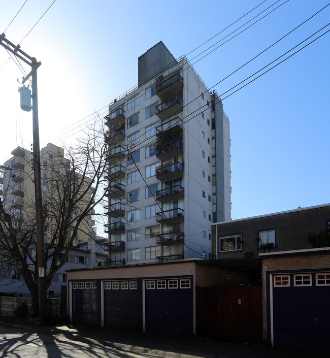 Newport Towers in Vancouver, BC - Building Photo - Building Photo