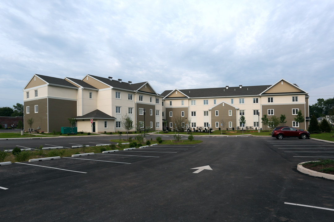 Whitehall Inn - Veterans Residence in Spring City, PA - Building Photo