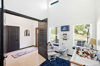 418 Tawny Oak Cir in Bandera, TX - Foto de edificio - Building Photo