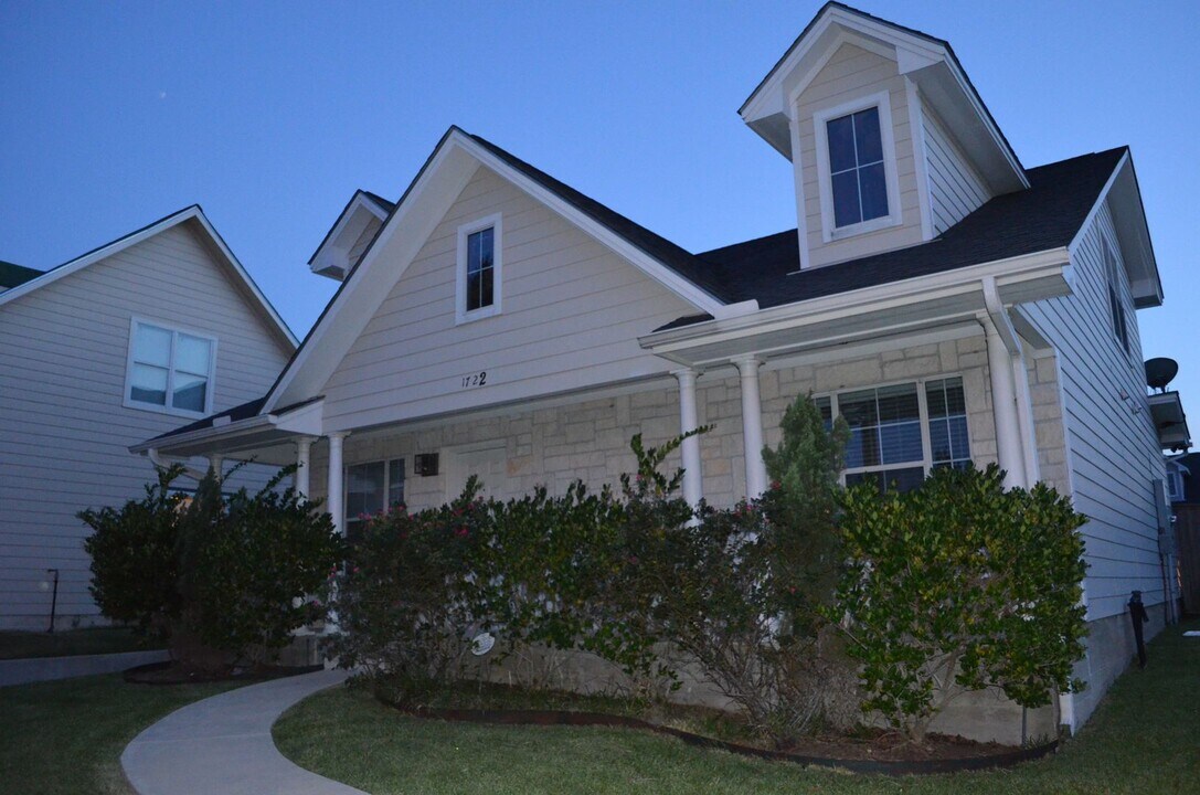 Available August 2026! 4 Bed/4 Bath Less t in College Station, TX - Building Photo