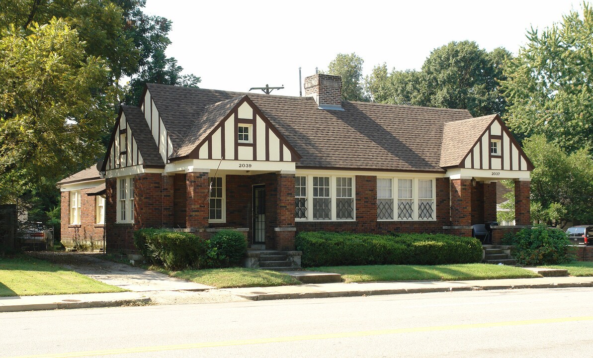 2037-2039 Peabody Ave in Memphis, TN - Foto de edificio