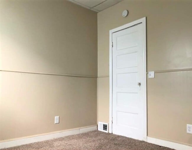 40 Clio Ave, Unit Upper in Buffalo, NY - Building Photo - Building Photo