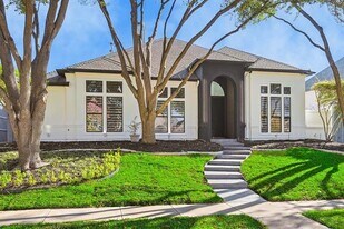 18716 Thorntree Ln in Dallas, TX - Building Photo
