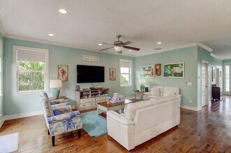 4808 Gulf Dr in Holmes Beach, FL - Building Photo - Building Photo