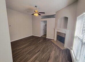 5646 Sycamore Woods Dr in Memphis, TN - Building Photo - Building Photo