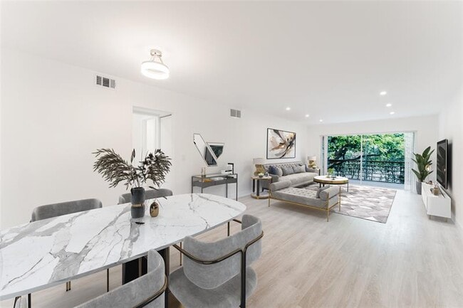 property at 400 Waterway Dr S