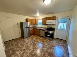 1174 Ravenwood Rd in Stephens City, VA - Building Photo - Building Photo