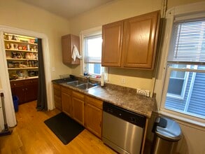 294 Highland Ave, Unit 1 in Somerville, MA - Foto de edificio - Building Photo