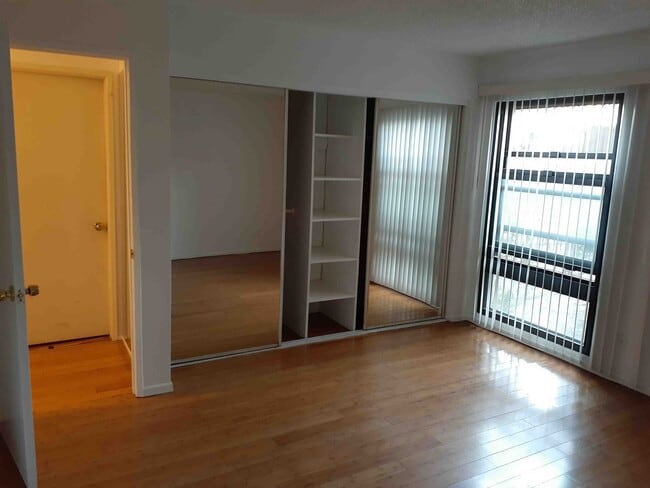 7740 Redlands St, Unit 1097 in Los Angeles, CA - Foto de edificio - Building Photo