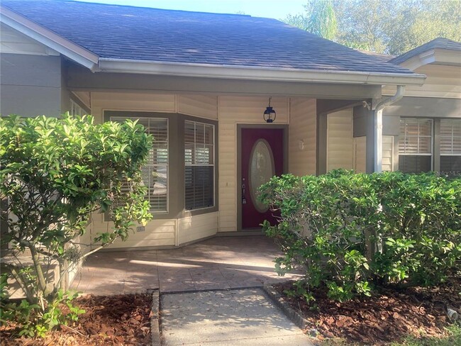 914 Valley View Cir in Palm Harbor, FL - Building Photo - Building Photo