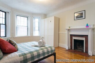 48 Babcock St in Brookline, MA - Foto de edificio - Building Photo