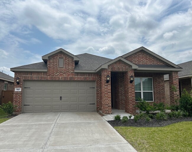 property at 910 Whispering Winds Dr