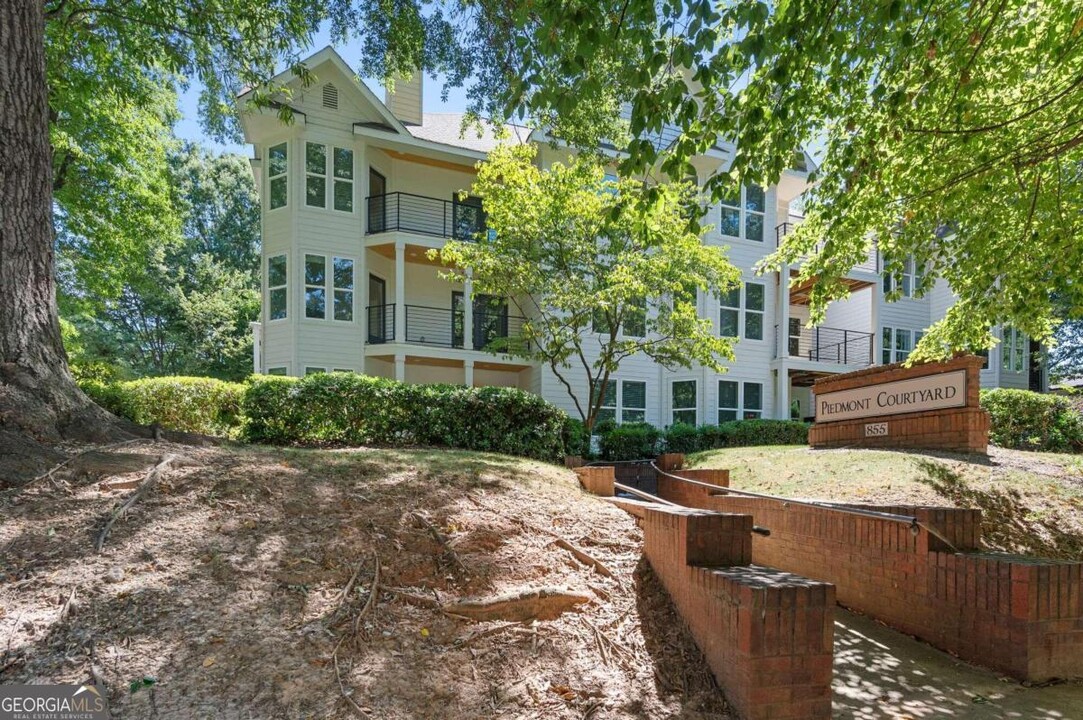 855 Piedmont Ave NE in Atlanta, GA - Building Photo