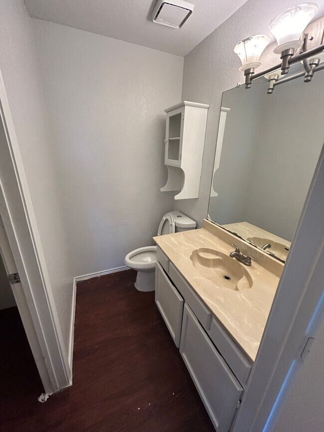2604 Isbella Dr in Grand Prairie, TX - Building Photo - Building Photo