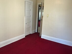 800 S 32nd St in Milwaukee, WI - Building Photo - Building Photo