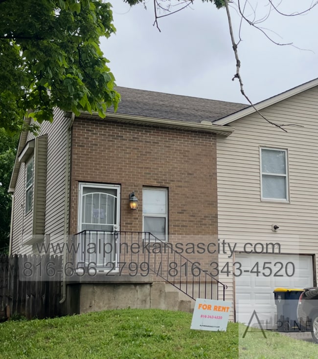 property at 1521 Jackson Ave
