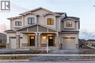 22 Oakdale Ave in St Catharines, ON - Building Photo
