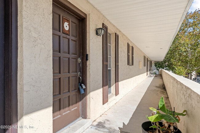 7341 El Ocho Rd in Jacksonville, FL - Building Photo - Building Photo