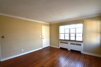 7204 Reading Rd, Unit 4 in Cincinnati, OH - Foto de edificio - Building Photo