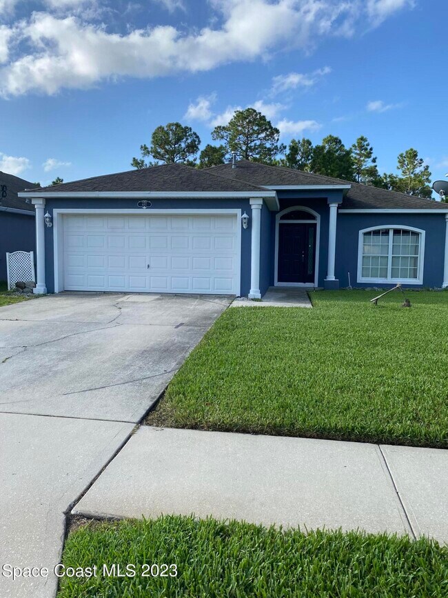 697 Peachtree St in Titusville, FL - Building Photo - Building Photo