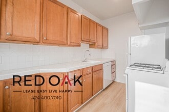 1818 Whitley Ave in Los Angeles, CA - Foto de edificio - Building Photo