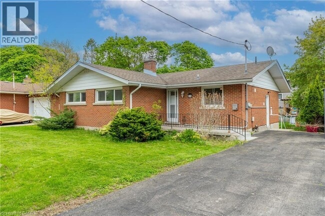 property at 110 Stonybrook Dr