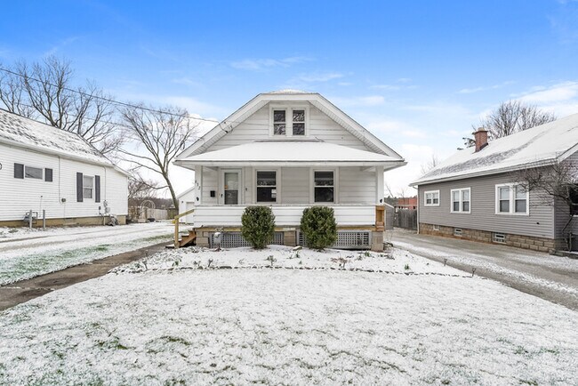 property at 632 E Smith Rd