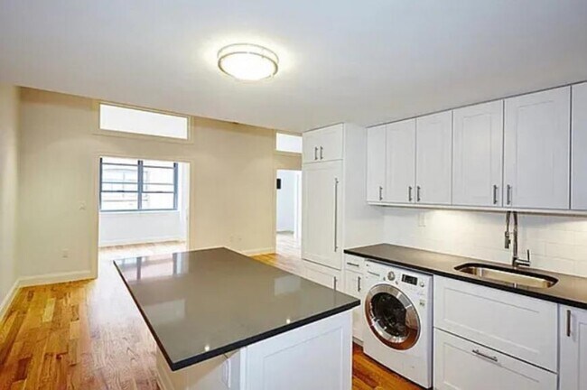 210-220 E 22nd St in New York, NY - Foto de edificio - Building Photo
