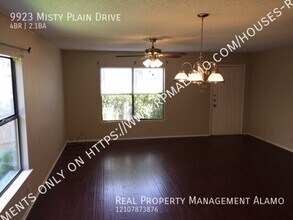 9923 Misty Plain Dr in San Antonio, TX - Building Photo - Building Photo