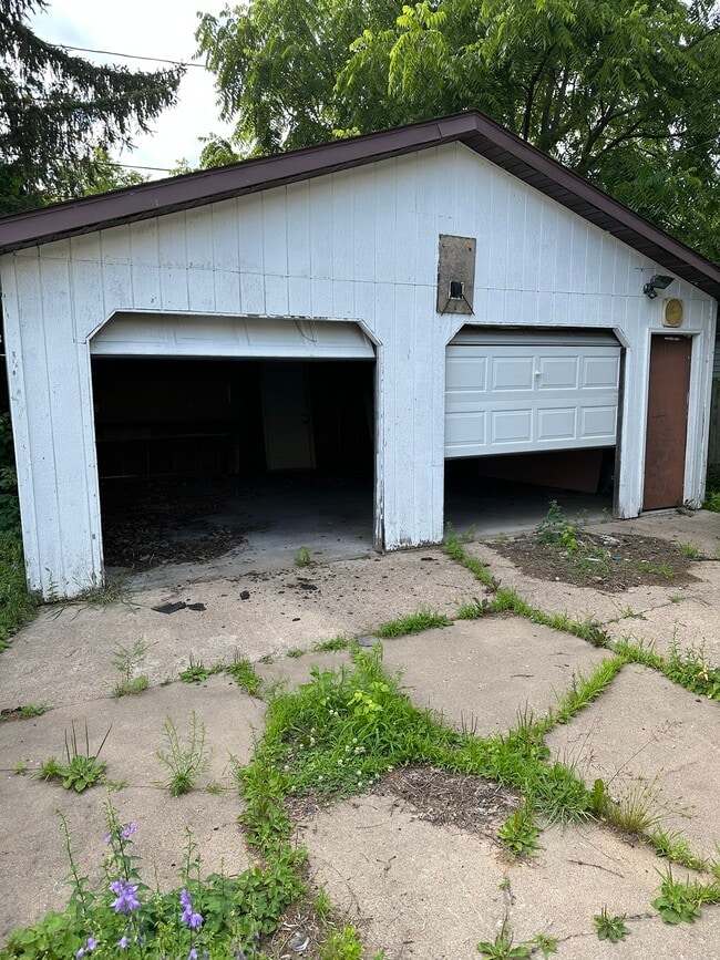 1016 S 6th Ave in Wausau, WI - Building Photo - Building Photo
