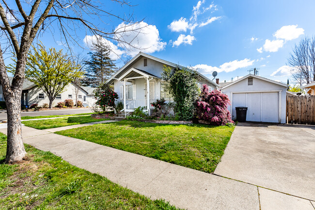 501 Grove St in Roseville, CA - Building Photo - Building Photo