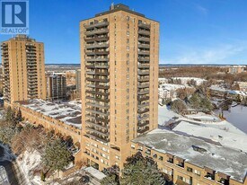 515 St. Laurent Blvd in Ottawa, ON - Building Photo