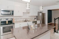 1302 Kienast Dr photo'