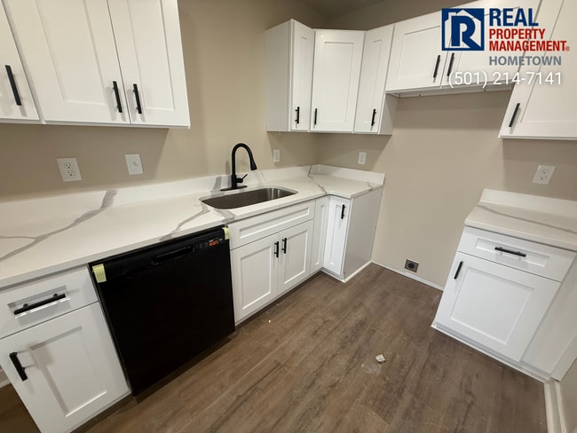 1812 Sanford Dr in Little Rock, AR - Building Photo - Building Photo