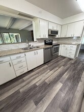3956 Orchard Heights Rd NW in Salem, OR - Building Photo - Building Photo