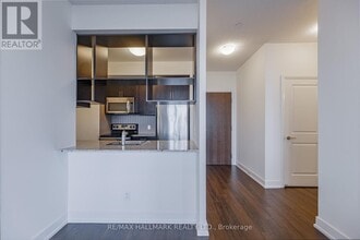 6 Eva Rd in Toronto, ON - Building Photo - Building Photo