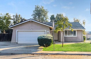 4433 Bollenbacher Ave in Sacramento, CA - Building Photo