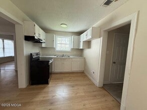 962 Troupe St in Macon, GA - Building Photo - Building Photo