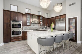 7743 E Nestling Way in Scottsdale, AZ - Foto de edificio - Building Photo