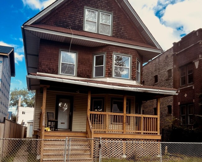 property at 935 N Massasoit Ave