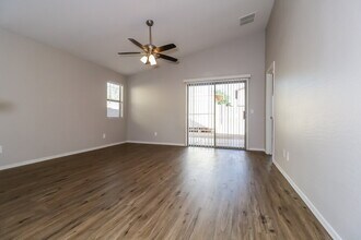 10994 W Rio Vista Ln in Avondale, AZ - Building Photo - Building Photo